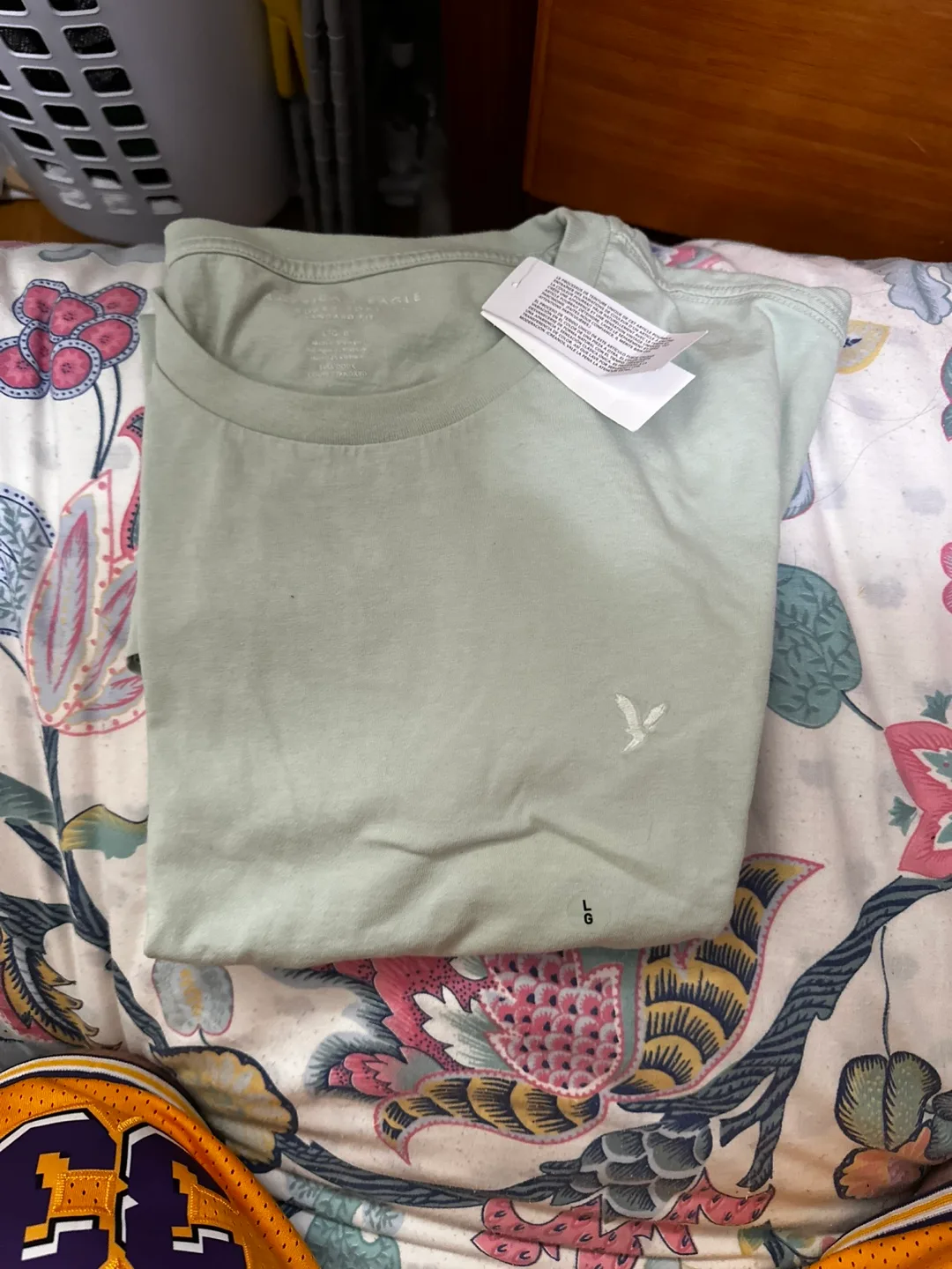 American Eagle T-Shirt - Large thumbnail