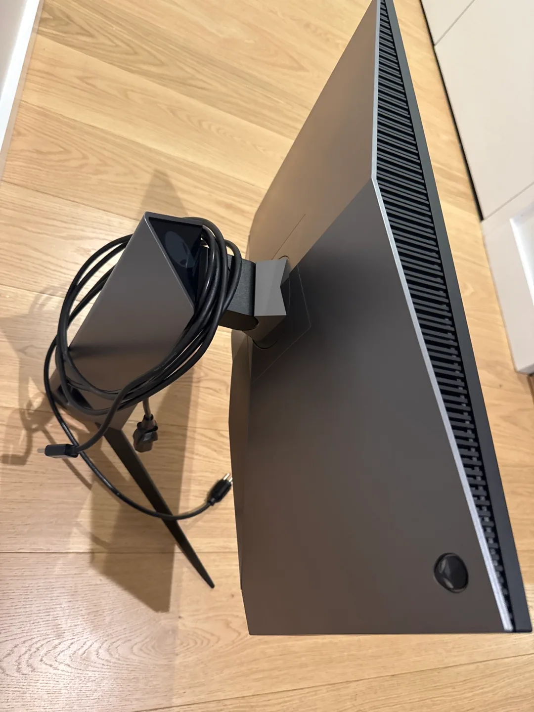 Alienware 25 Gaming Monitor, Full HD @ Native 240 Hz image indicator(2)