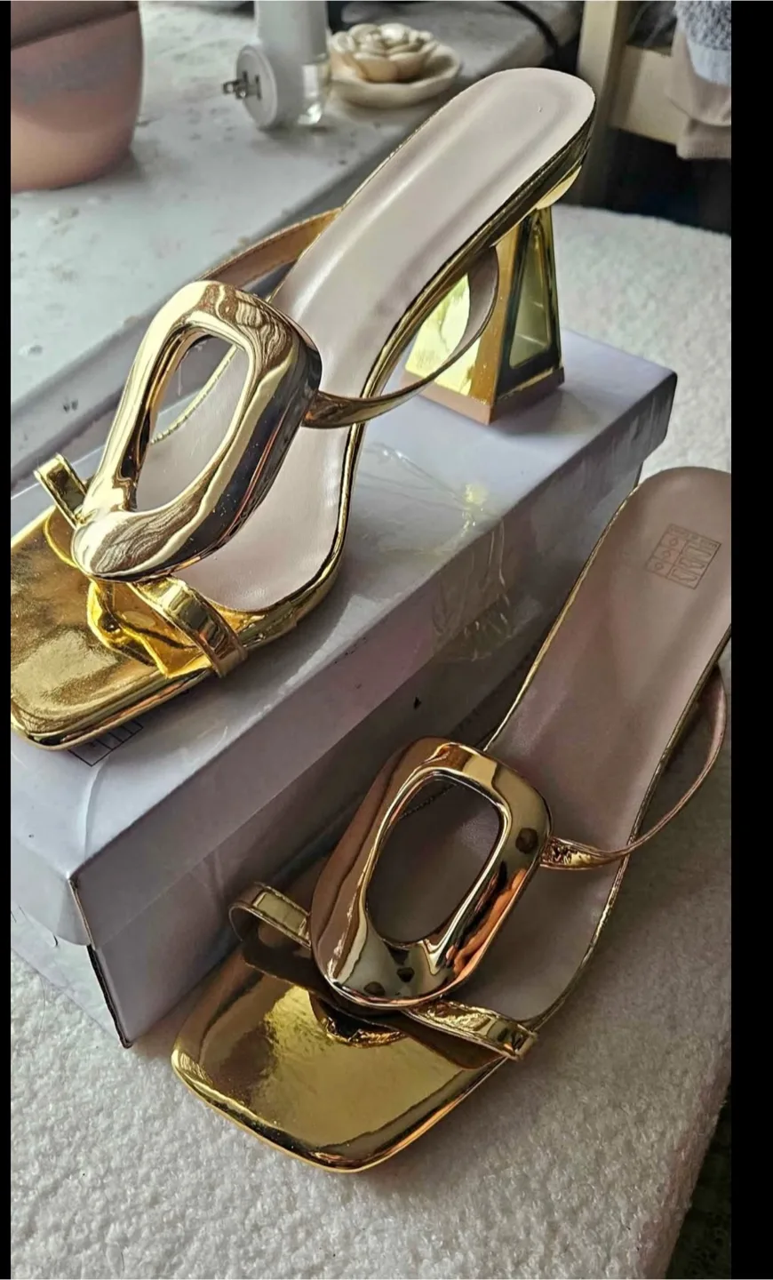 Golden Heeled Sandals - Size 41 thumbnail