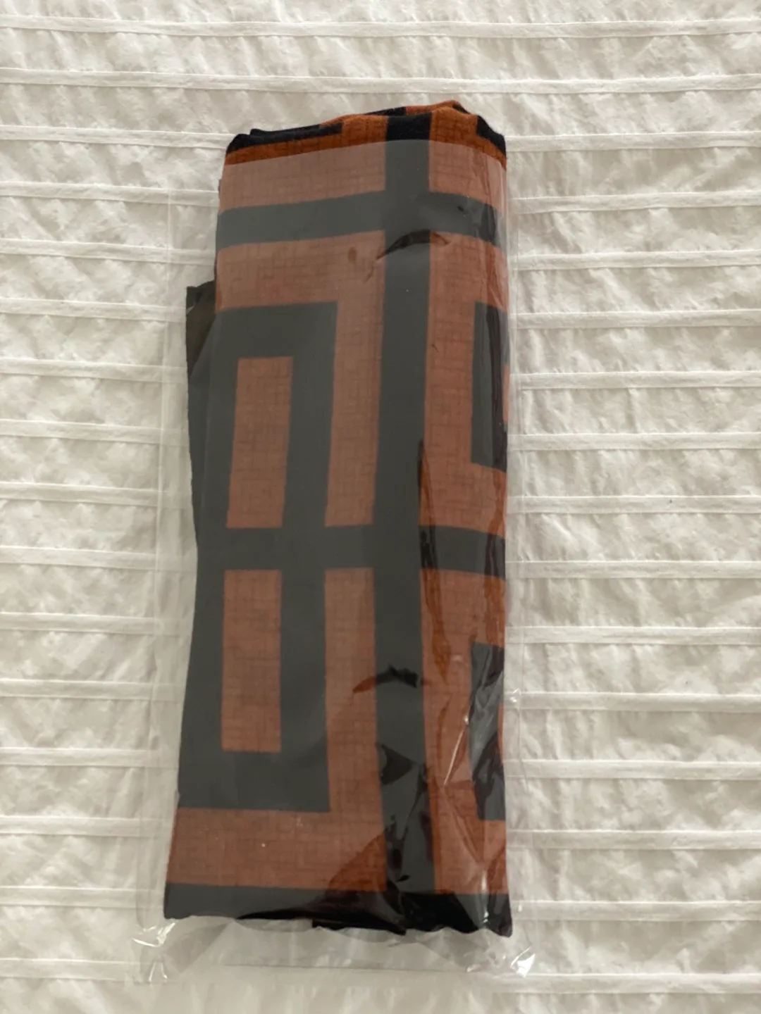 Geometric Pattern Scarf image indicator(4)