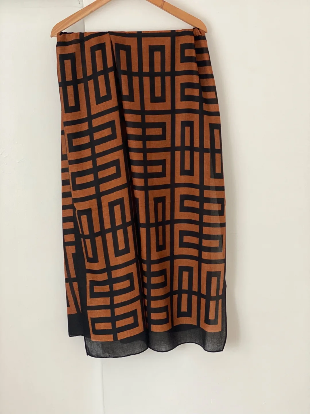 Geometric Pattern Scarf image indicator(2)