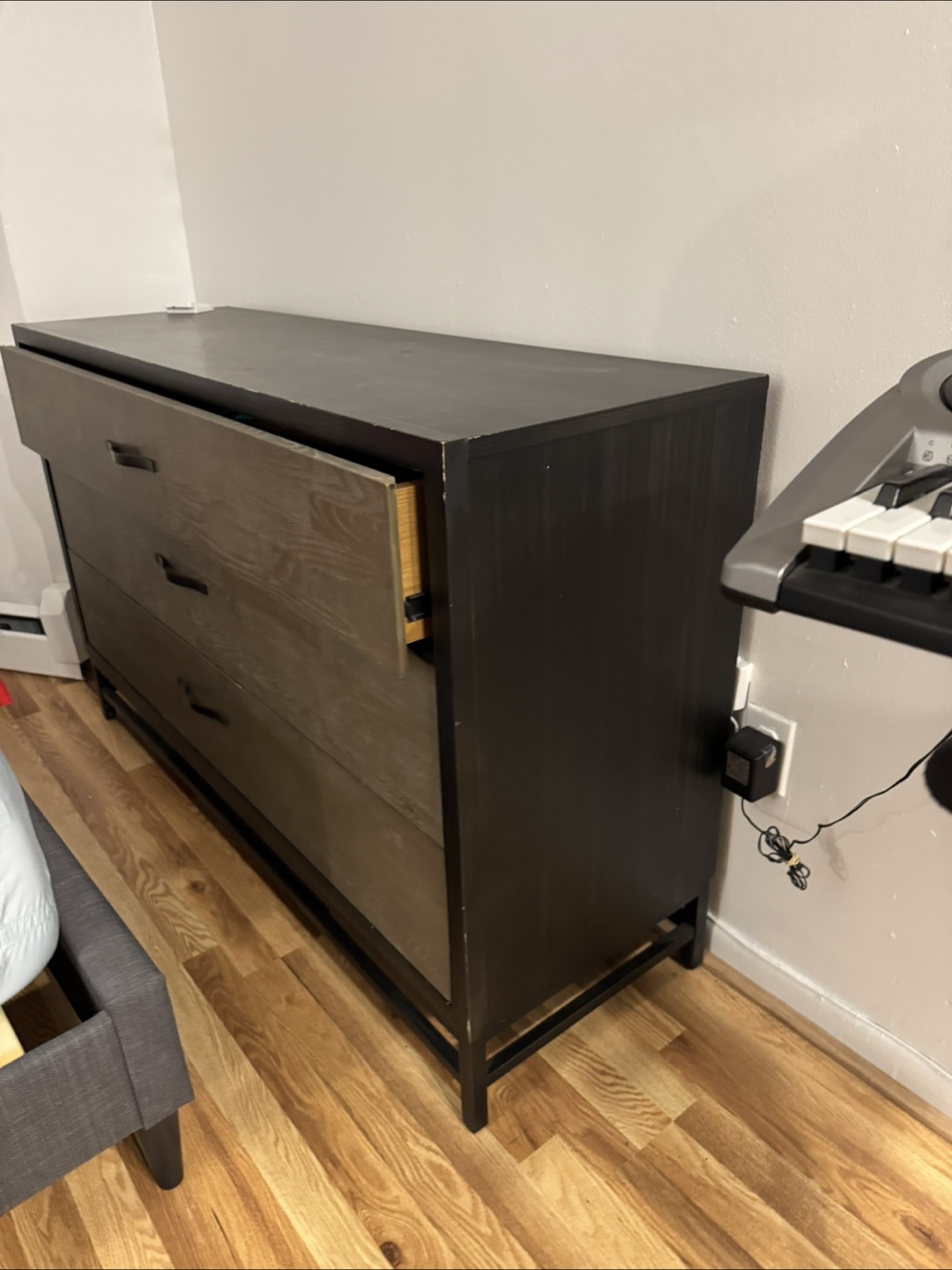 3-Drawer Dresser