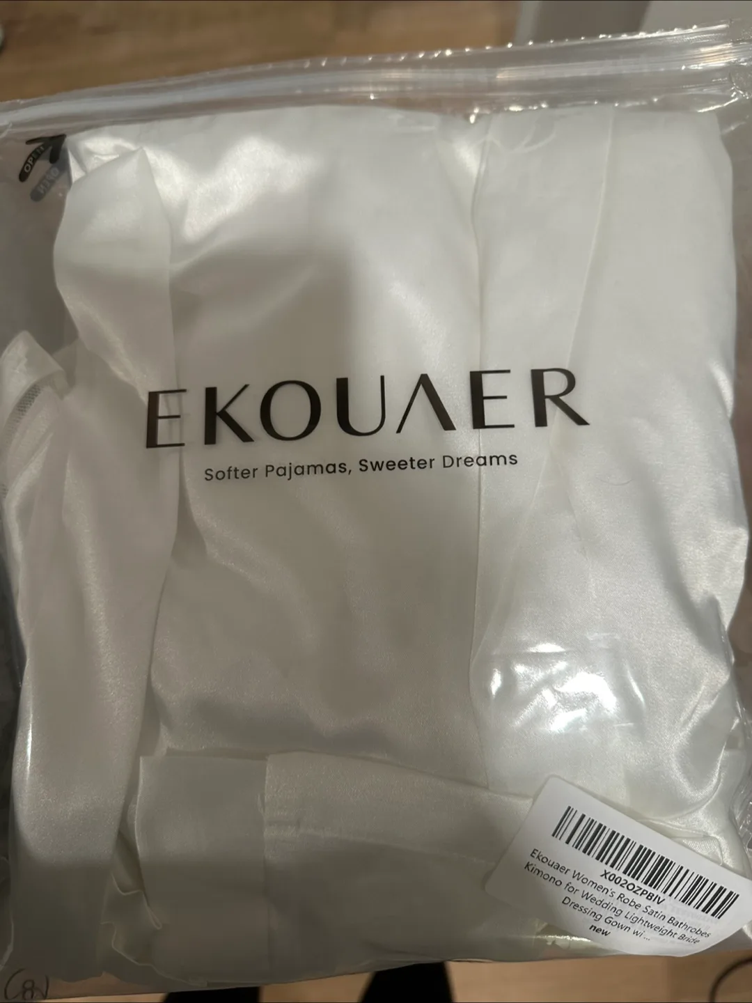 White Satin Kimono robe image indicator(6)