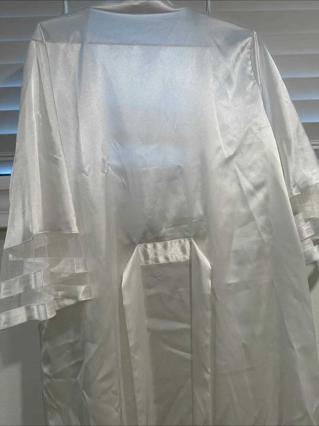 White Satin Kimono robe image indicator(5)