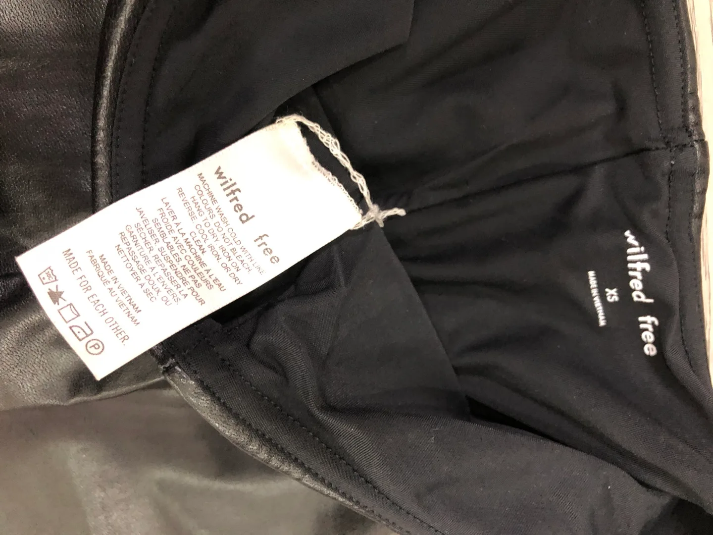 Wilfred Free Black Faux Leather Leggings image indicator(3)