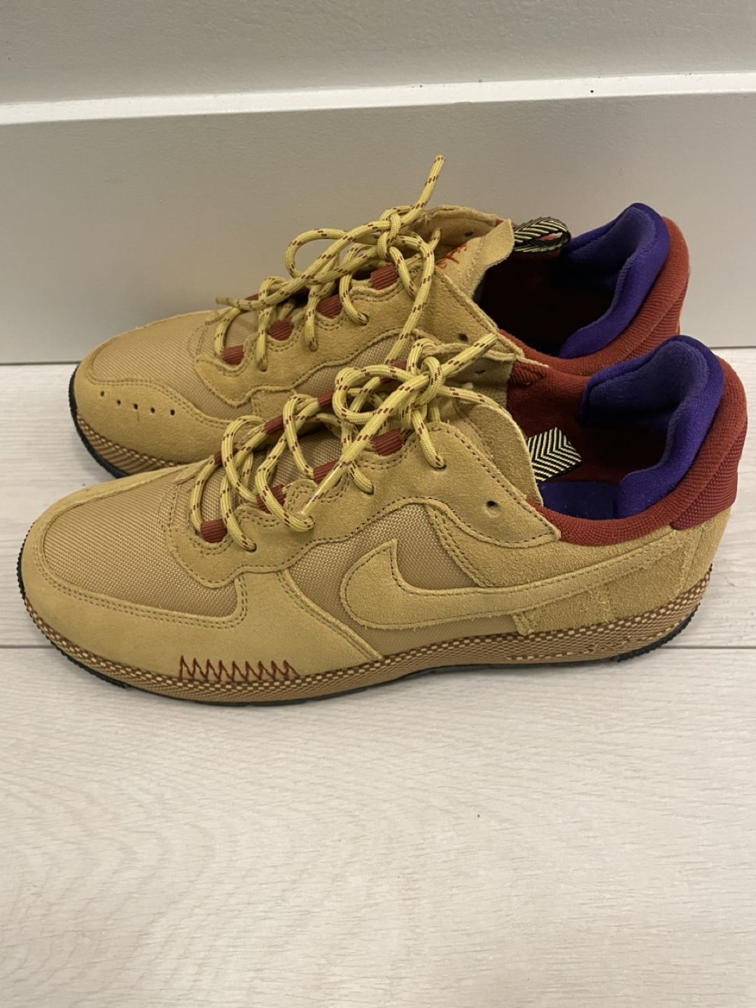 Nike Air Sneakers, Size 9.5 - photo 2
