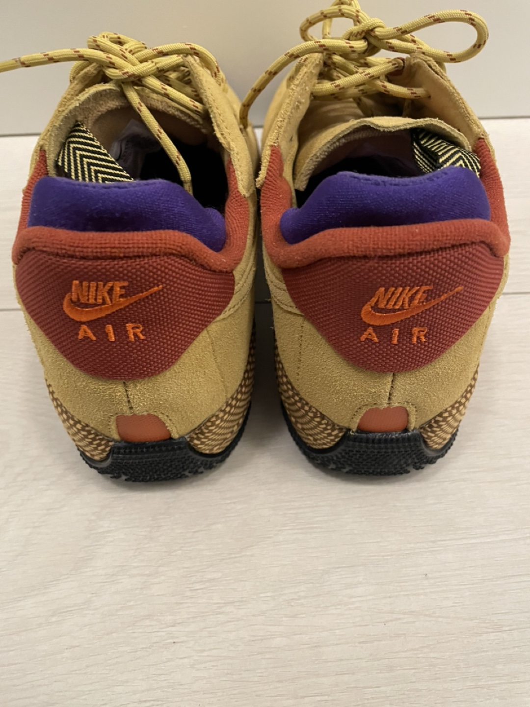 Nike Air Sneakers, Size 9.5 - photo 3