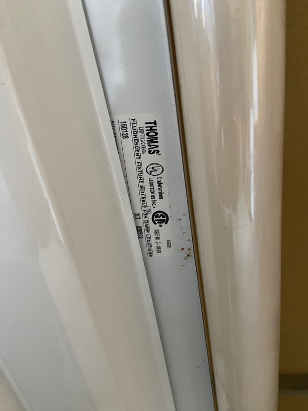 Fluorescent Light Fixture - photo 4
