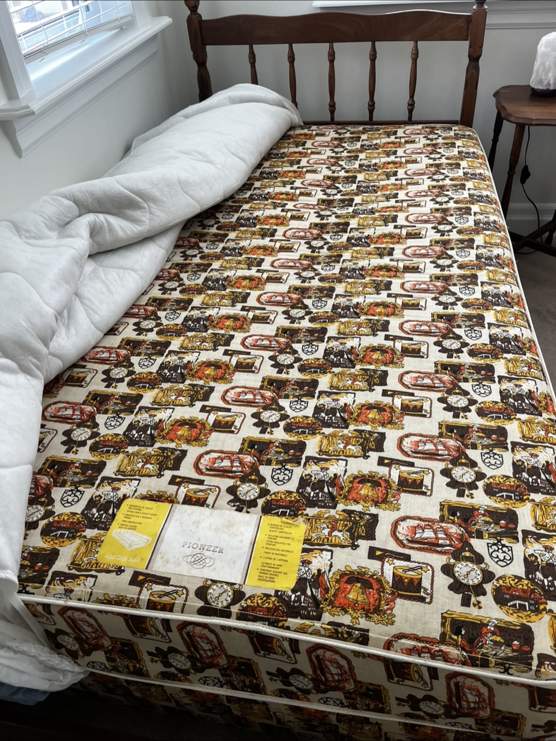 Vintage Single Bed with Decorative Mattress - photo 2