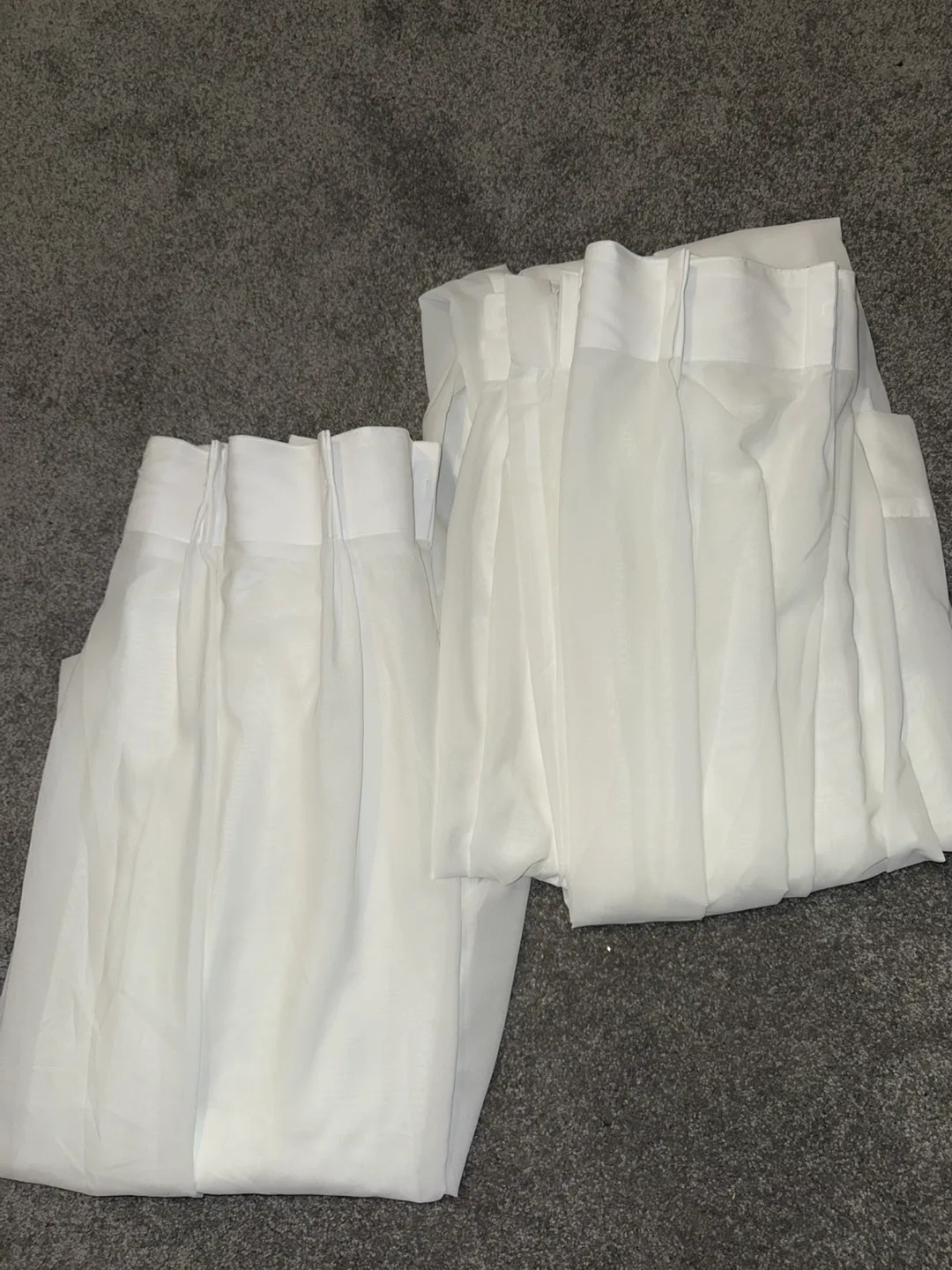 2 White pleated curtains with hooks thumbnail