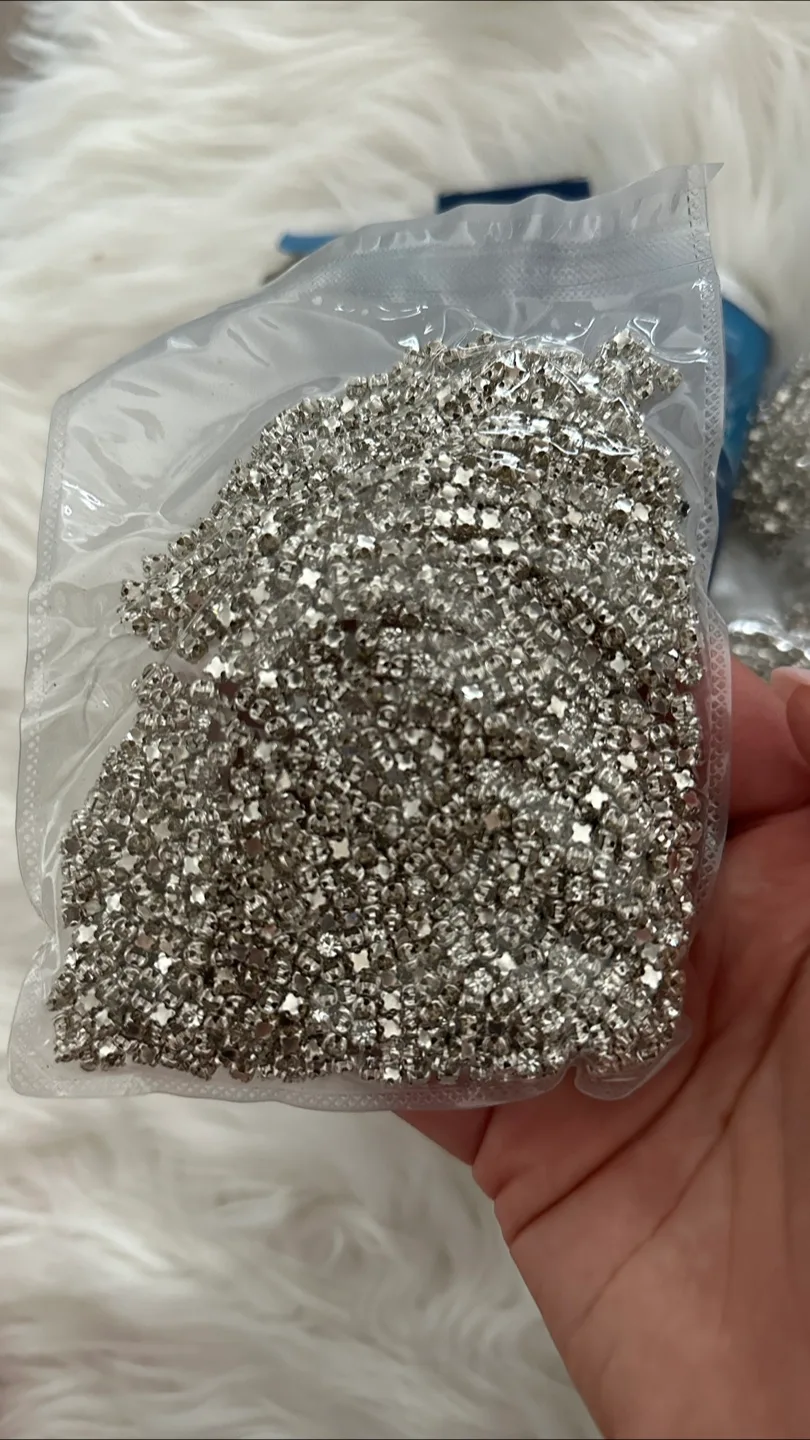 Assorted Rhinestone and Fabric Glue Pack image indicator(3)