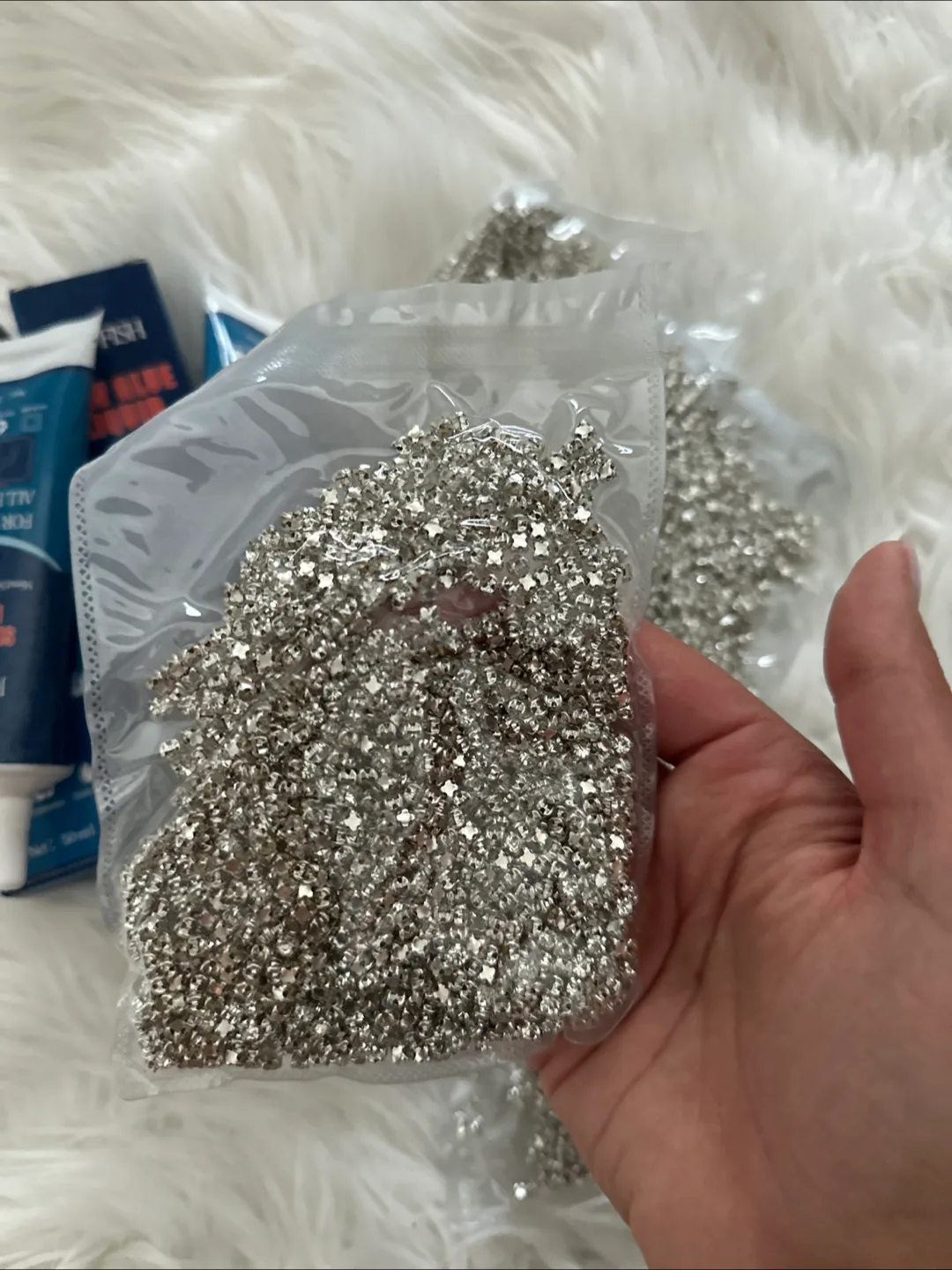 Assorted Rhinestone and Fabric Glue Pack image indicator(2)