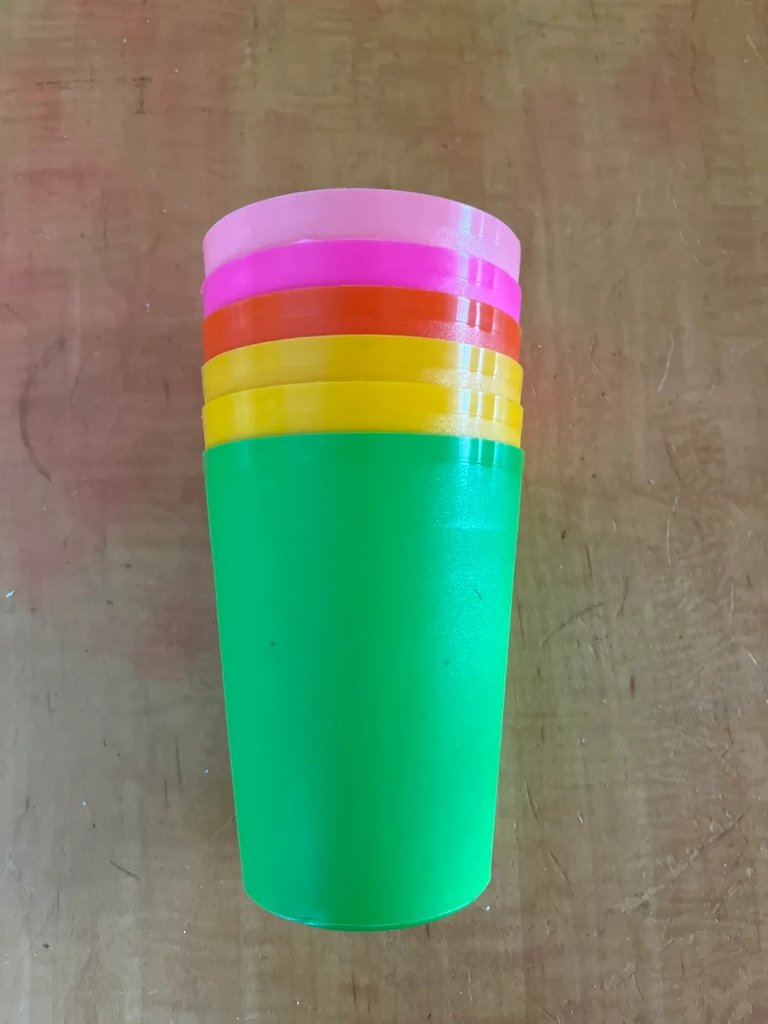 Vibrant Plastic Cups Set thumbnail