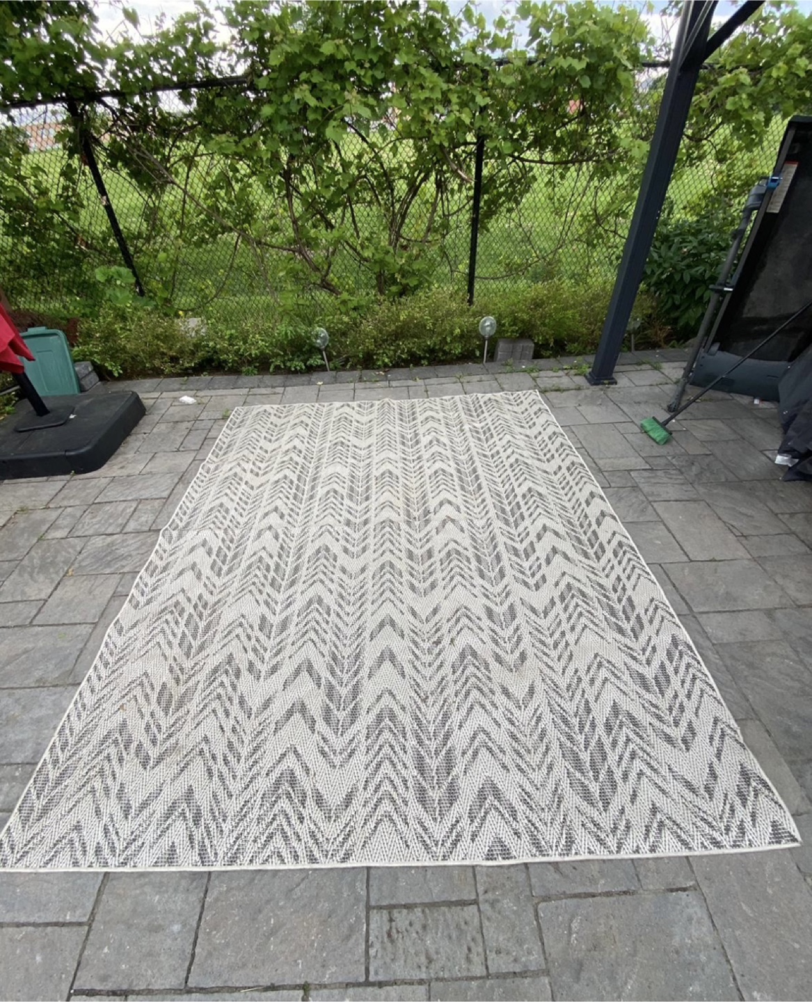 Grey and White Patterned Outdoor Rug