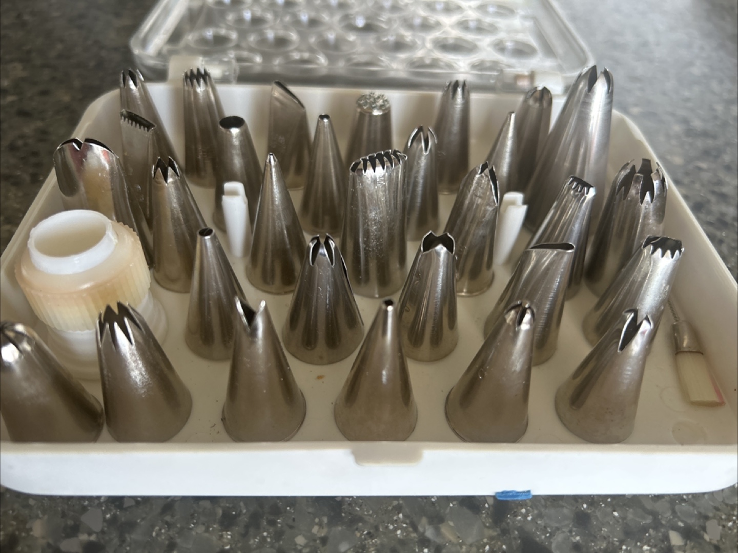 Karrot Bingo: A Set of 30 Icing Piping Tips - photo 2