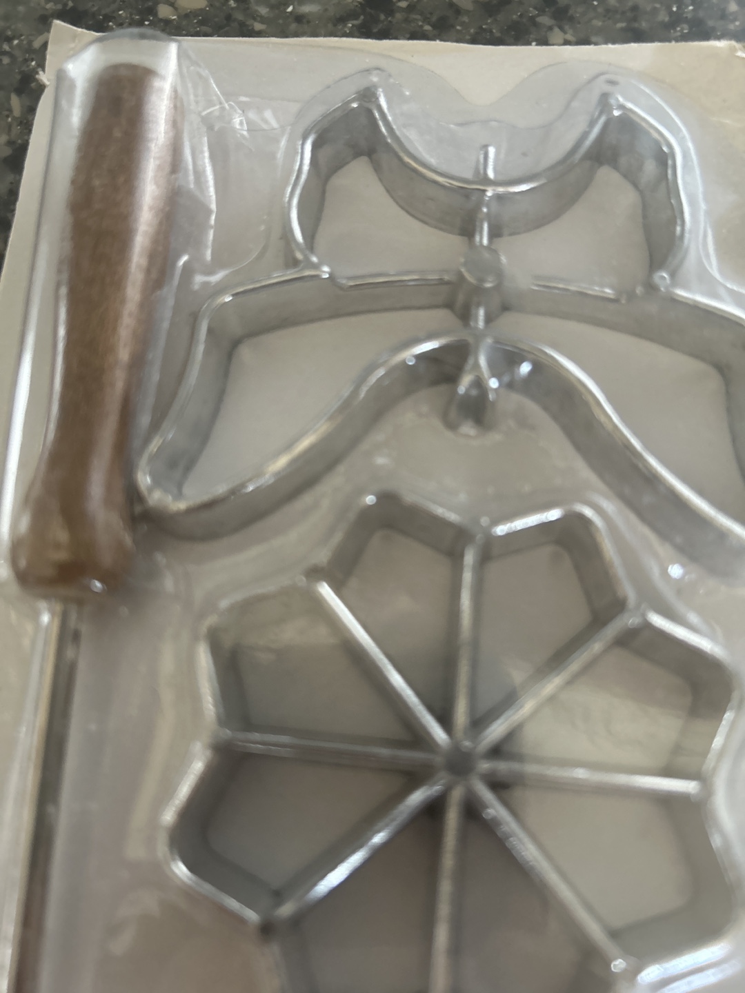 Vintage Rosette Cookie Maker - photo 2