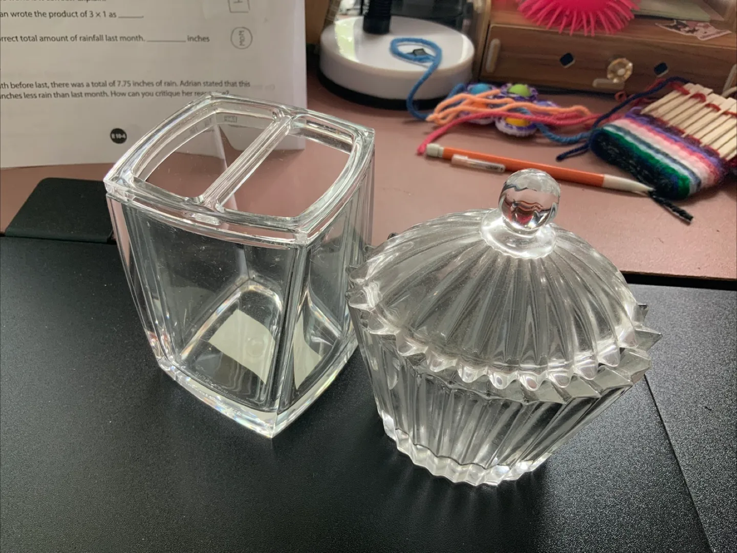 make-up and/or earring holders image indicator(2)