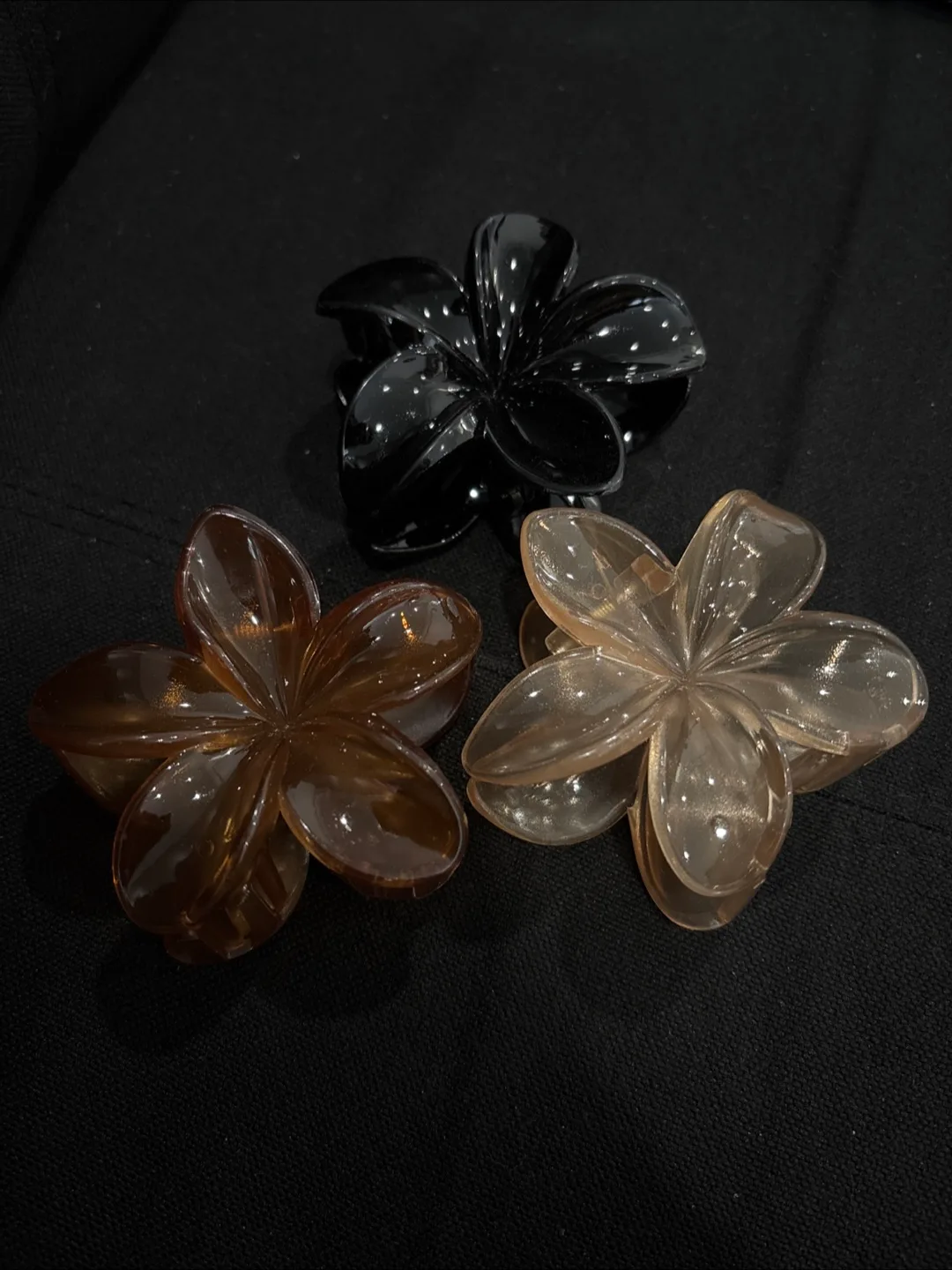 Flower Claw Hair Clips thumbnail