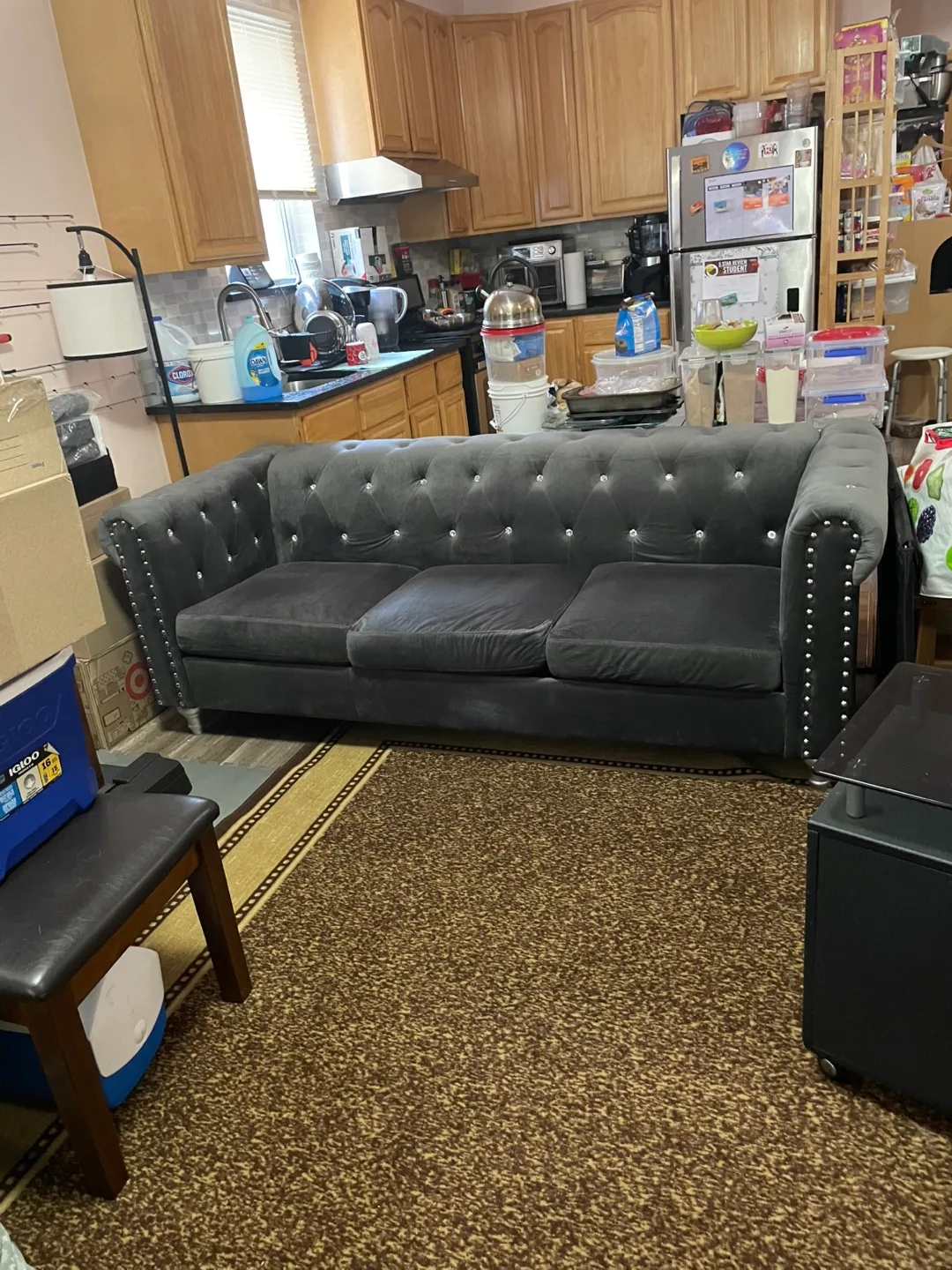 Gray Button-Tufted Sofa image indicator(5)