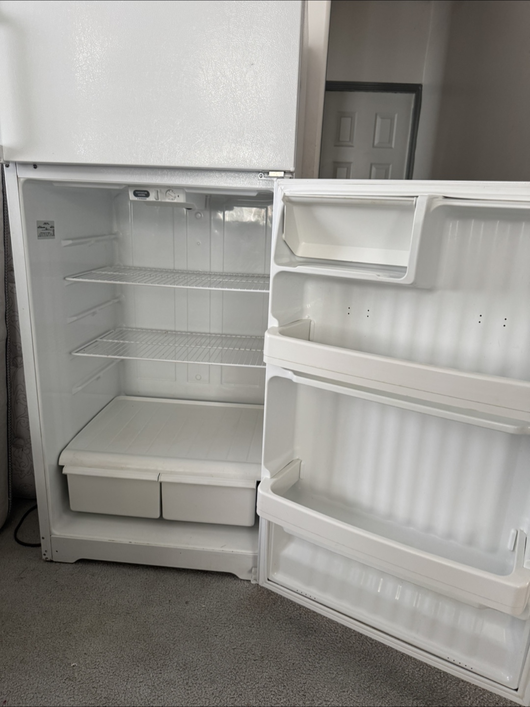 Moffat Refrigerator in working condition - photo 5
