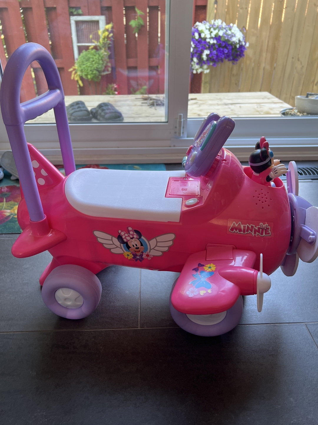 Minnie Mouse Ride-On Airplane - photo 2