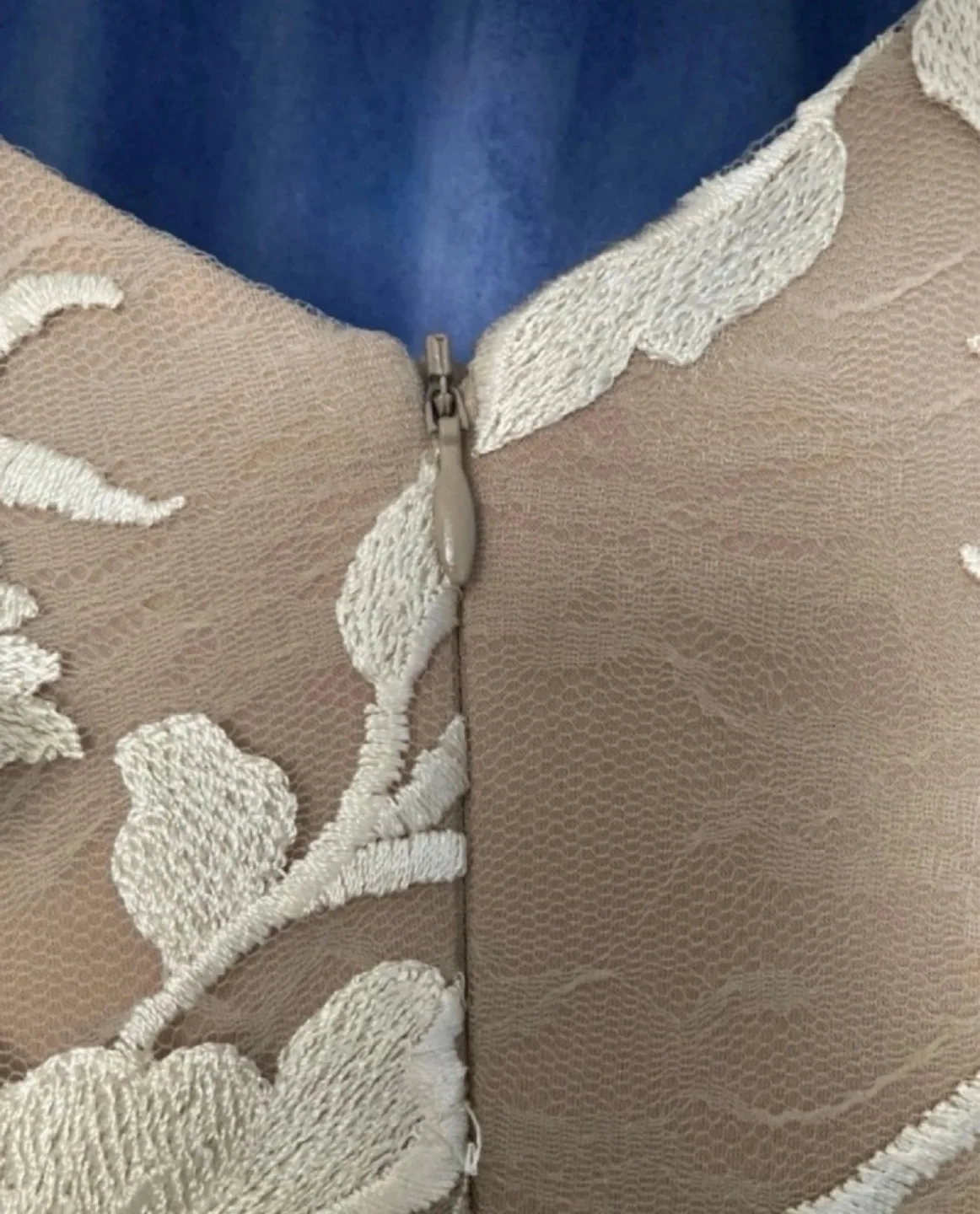 Gorgeous Floral Embroidered Dress size M worn once, dry cleaned image indicator(7)