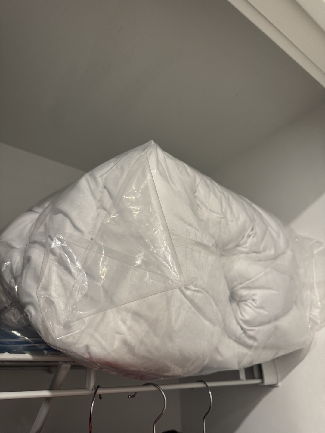 White Bedding Set - photo 2