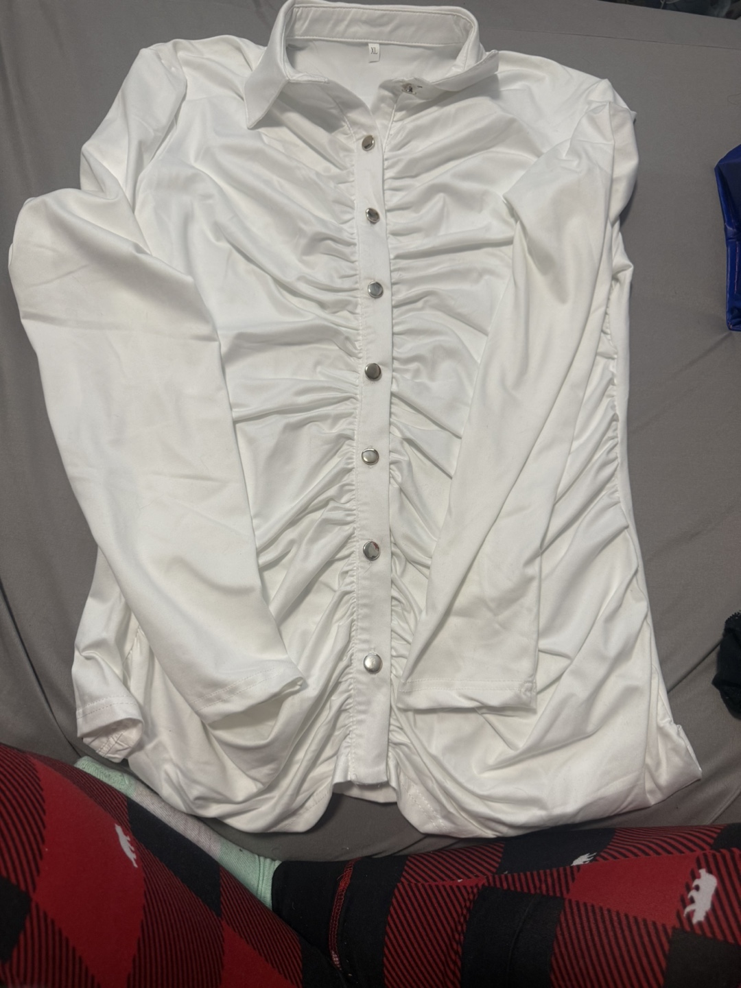 Women’s large/Extra large dress shirt bundle with skirt - photo 3