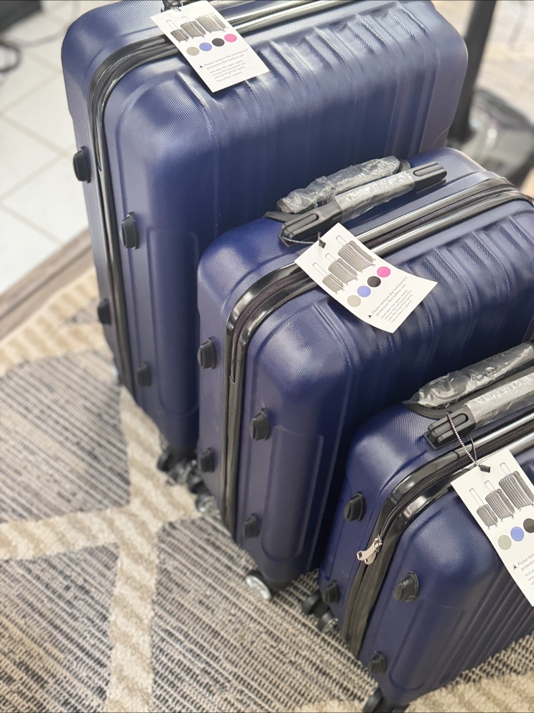 Blue Luggage Set of 3 TSA LOCKS AND SPINNER WHEELS - photo 3