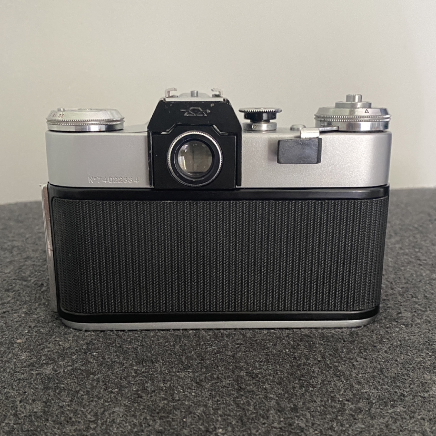 Zenit-E 35mm Film SLR + Helios-44-2 58mm f/2 + 200mm f/3.5 Lens - photo 4