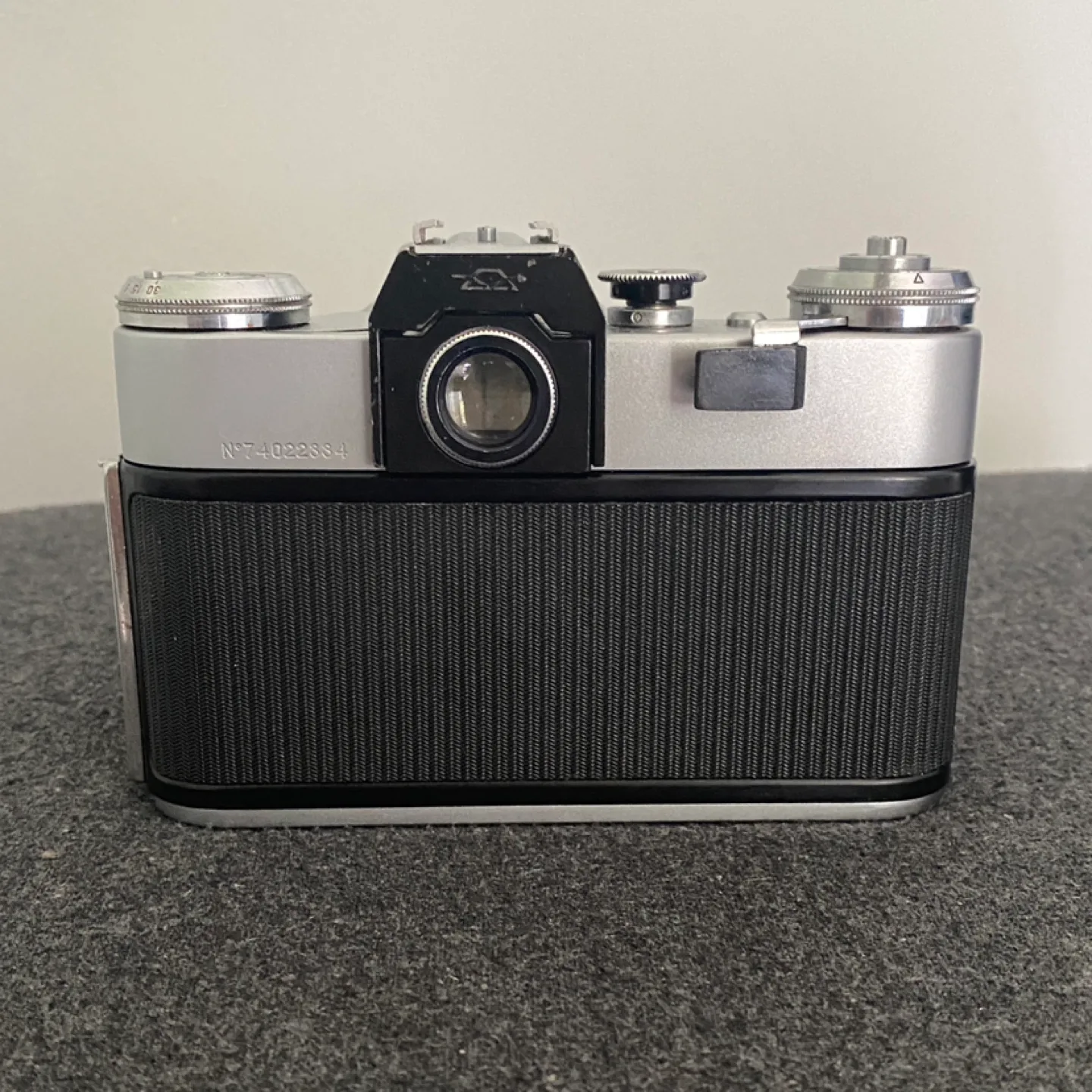 Zenit-E 35mm Film SLR + Helios-44-2 58mm f/2 + 200mm f/3.5 Lens image indicator(4)