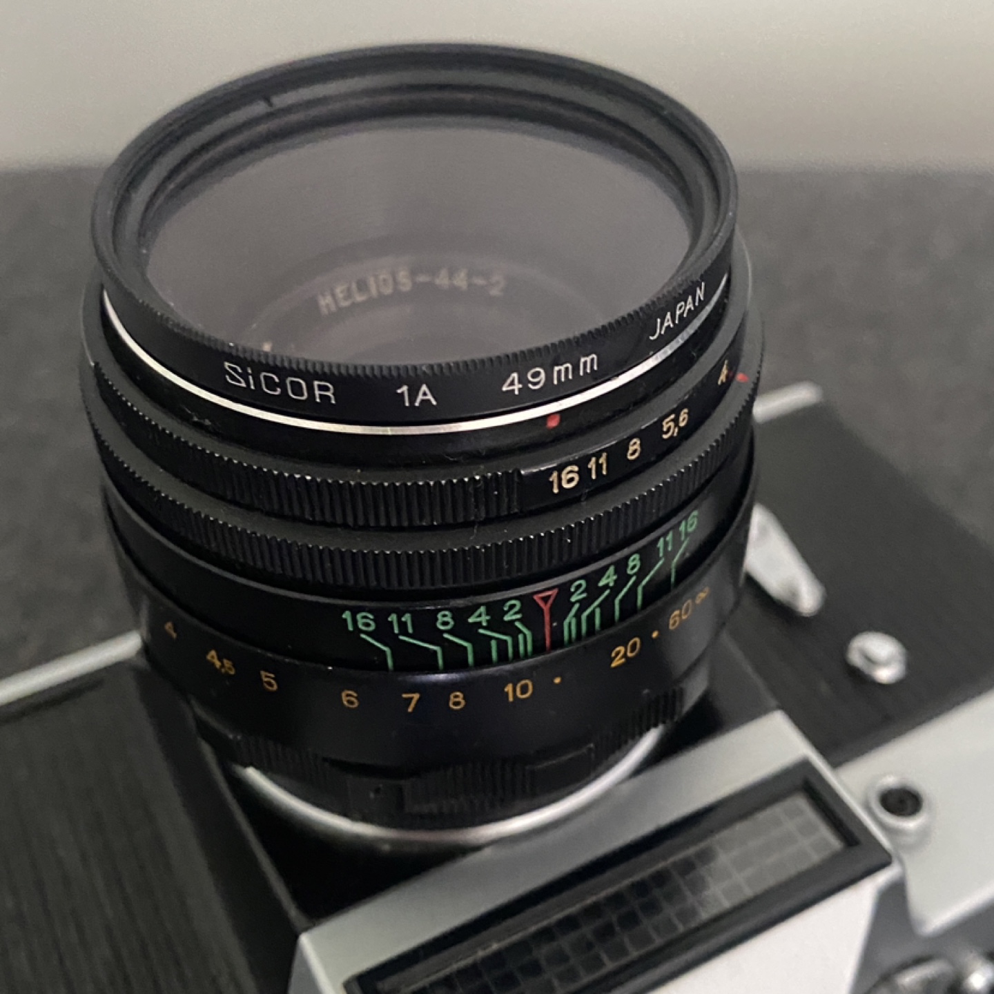 Zenit-E 35mm Film SLR + Helios-44-2 58mm f/2 + 200mm f/3.5 Lens - photo 3