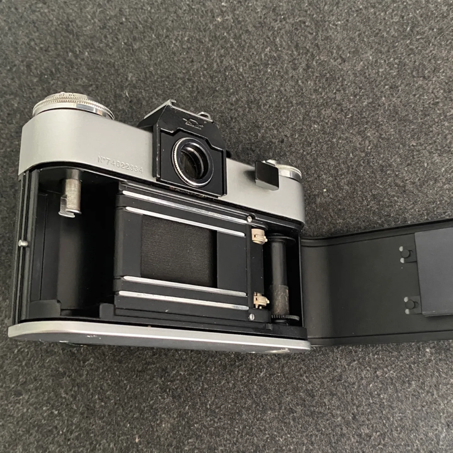 Zenit-E 35mm Film SLR + Helios-44-2 58mm f/2 + 200mm f/3.5 Lens image indicator(7)