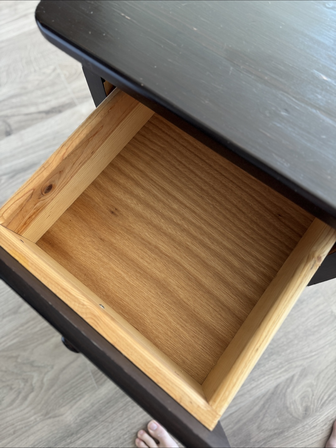 2 drawer wooden night stand - photo 3