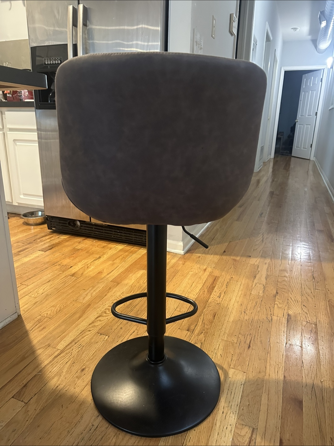 Swivel Bar Stools - photo 3