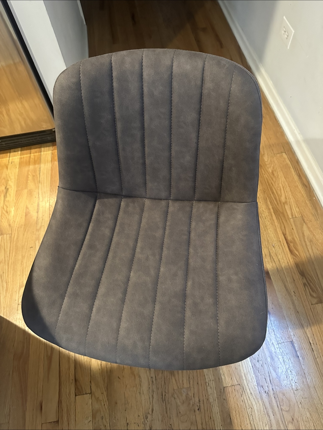 Swivel Bar Stools - photo 4