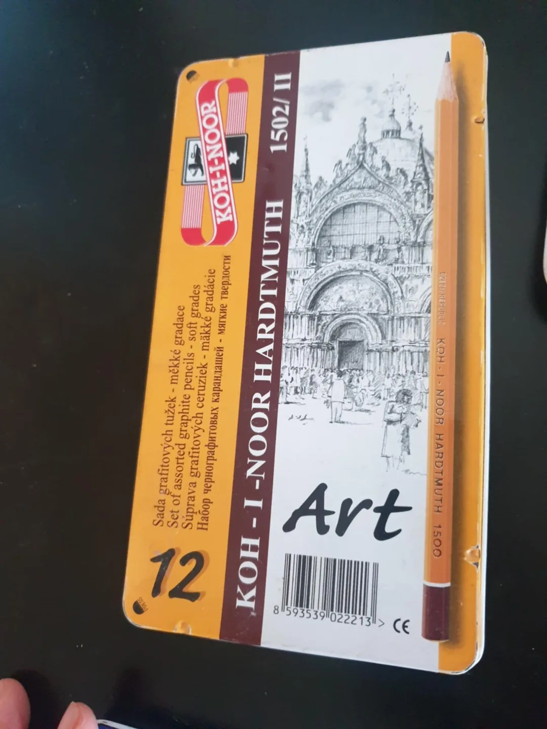 Art Pencils and Colored Pencils Sets image indicator(3)