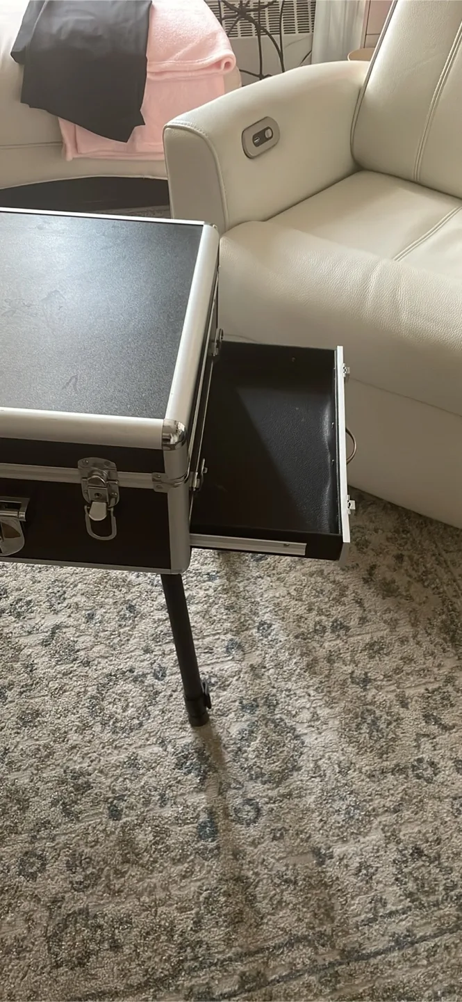 Lise Watier Makeup Case image indicator(2)