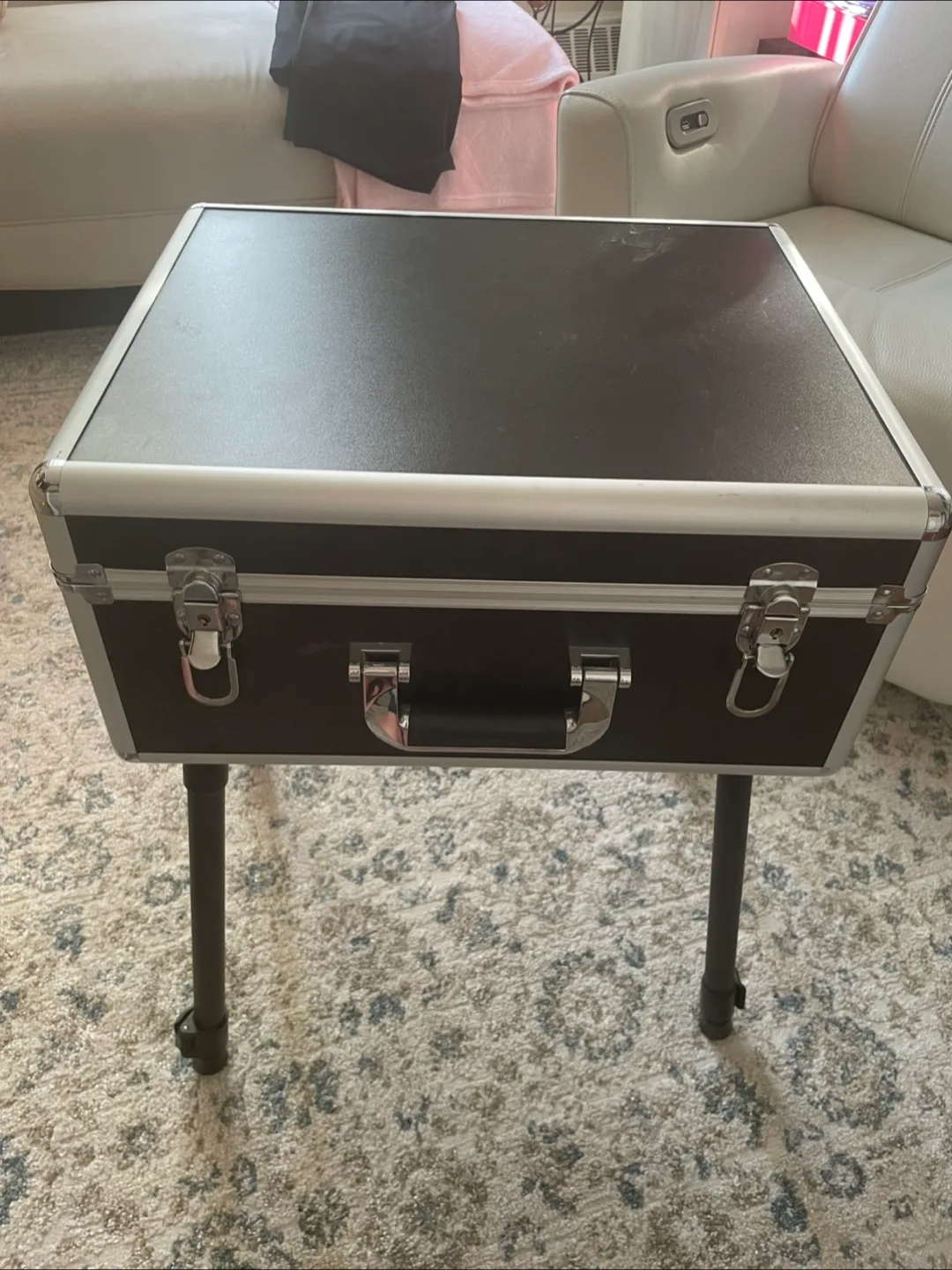 Lise Watier Makeup Case image indicator(5)