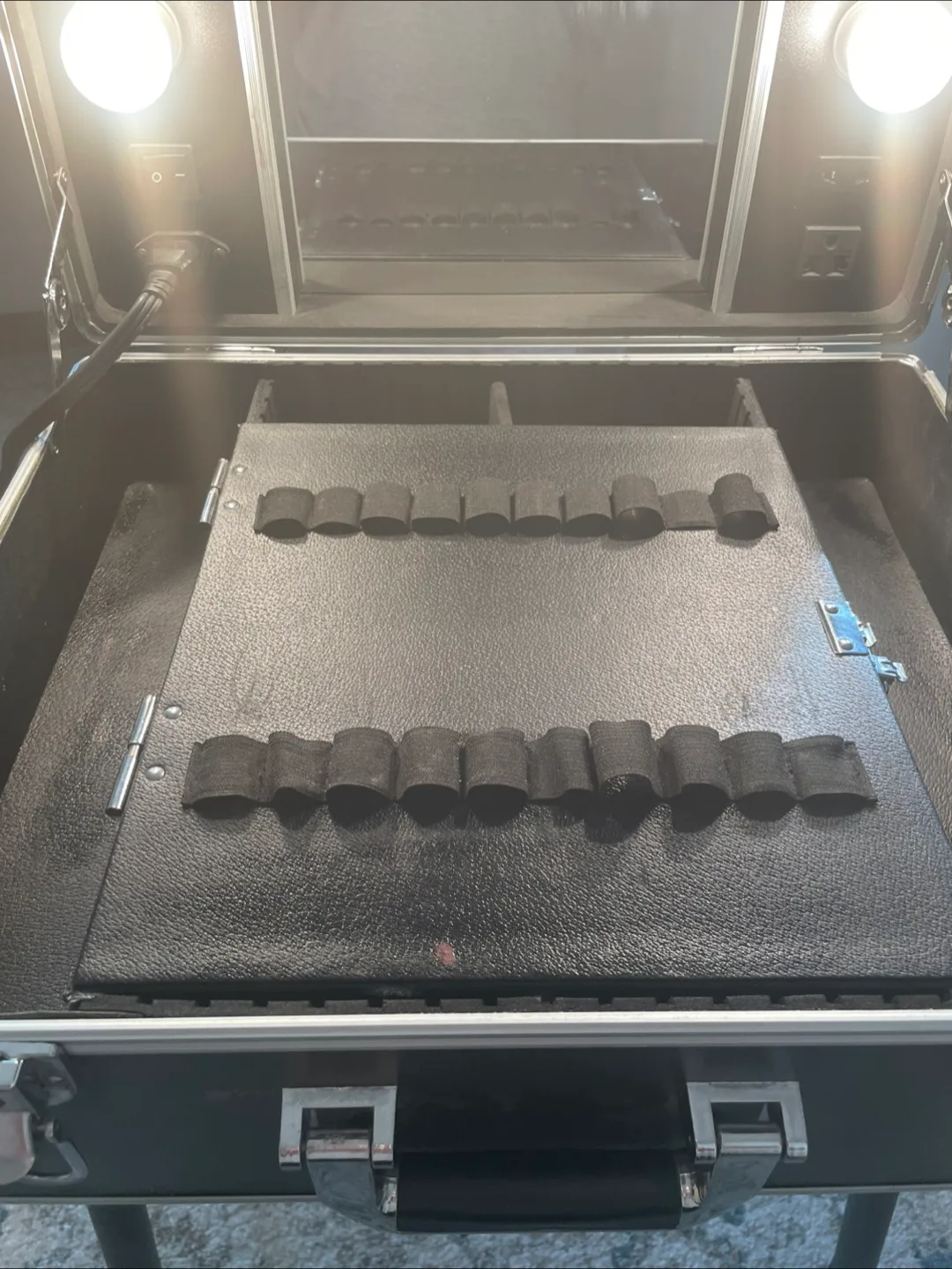 Lise Watier Makeup Case image indicator(3)