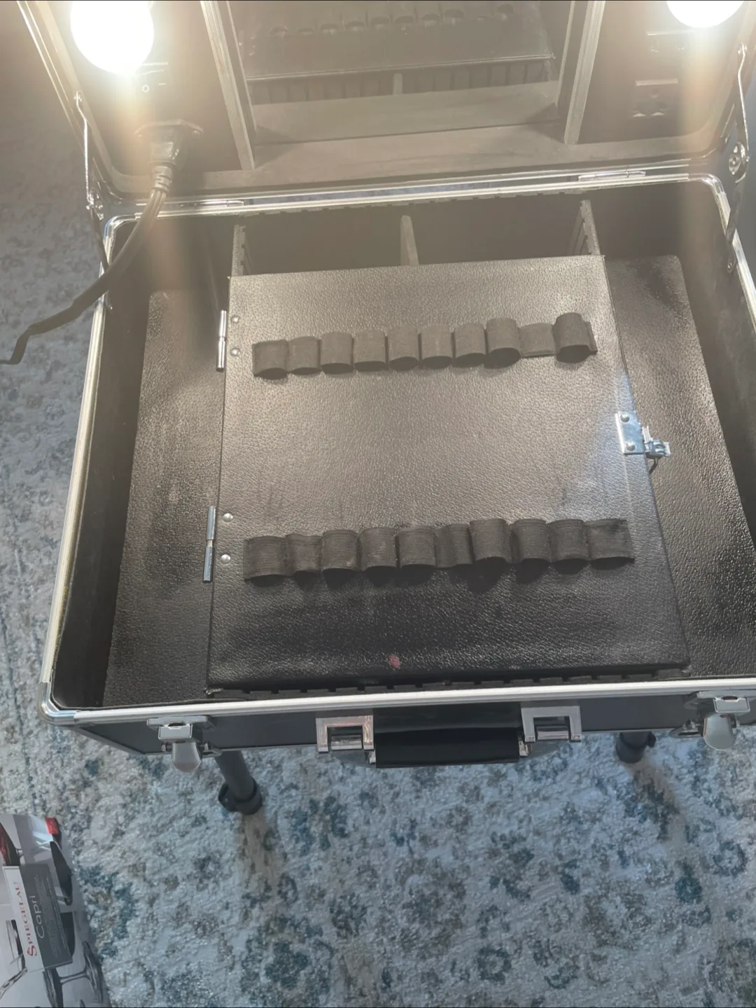 Lise Watier Makeup Case image indicator(7)