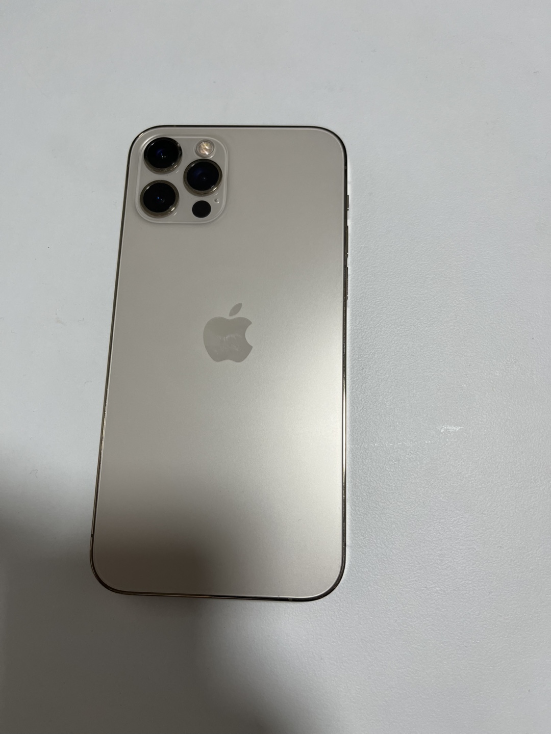 iPhone 12 Pro - photo 3