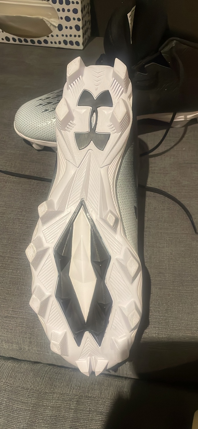Under Armour Spotlight football Cleats WIDE FIT - photo 3