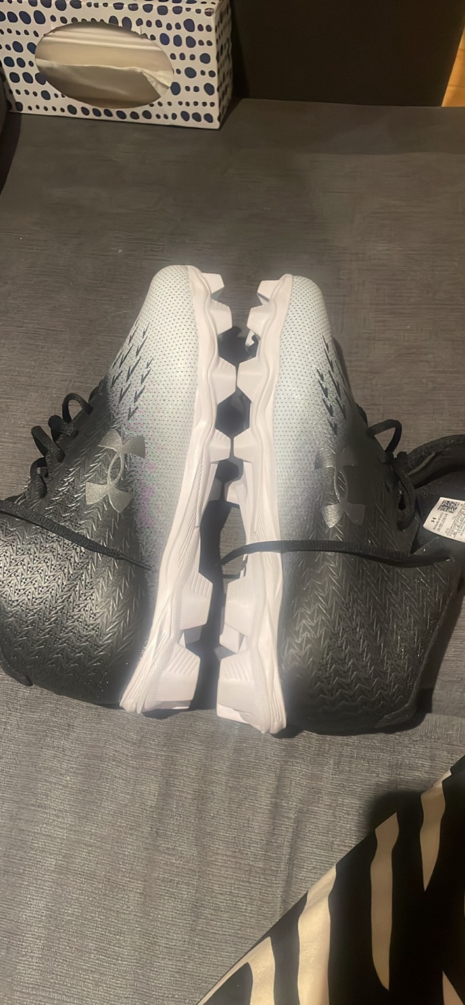 Under Armour Spotlight football Cleats WIDE FIT - photo 2