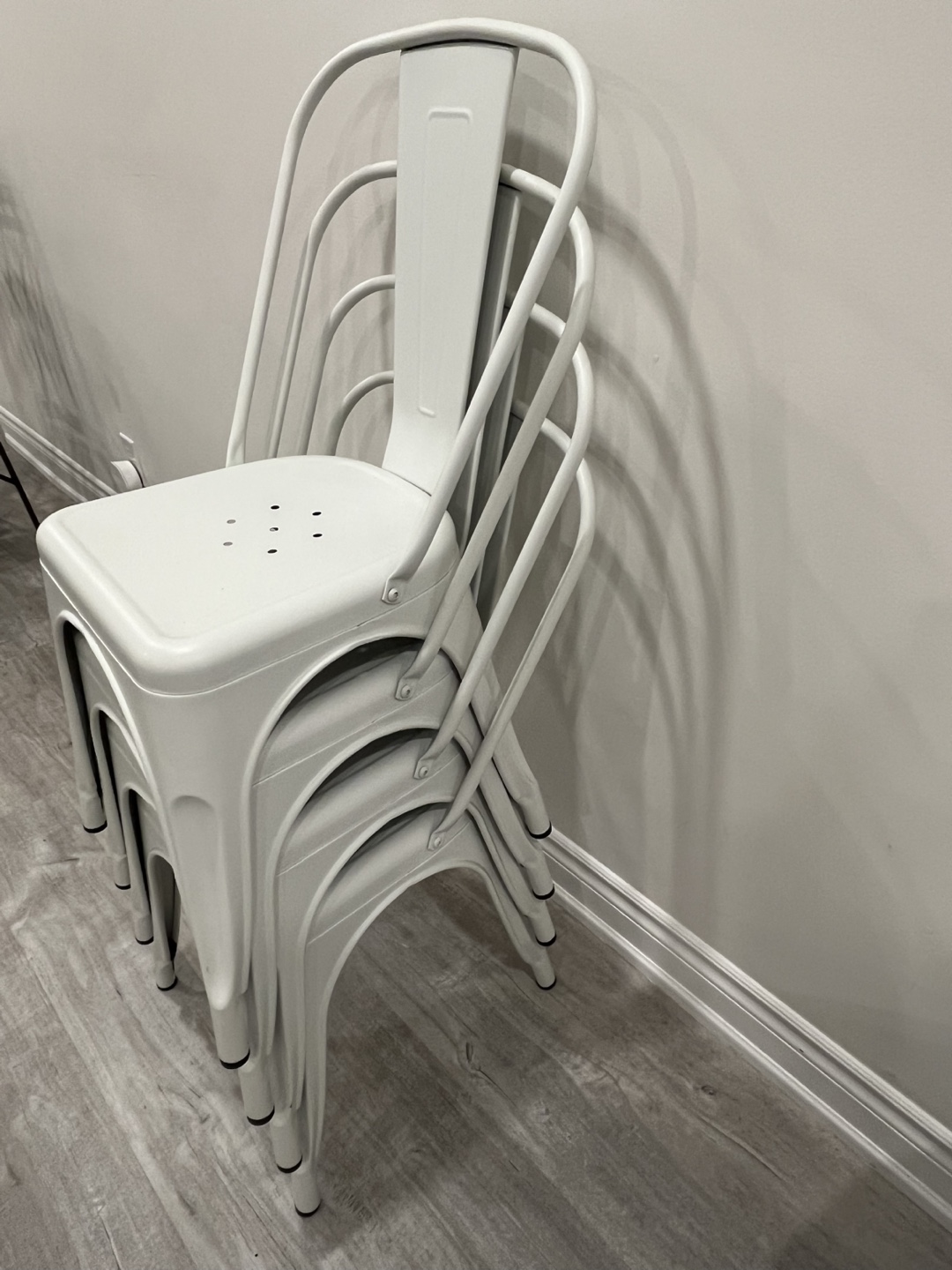 White Metal Chairs Set of 4 - photo 2