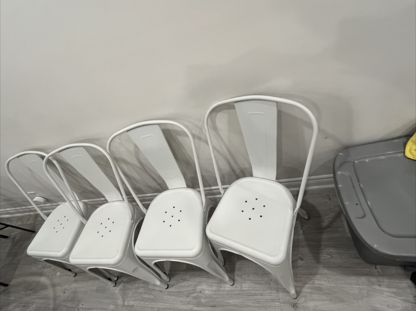 White Metal Chairs Set of 4 - photo 3