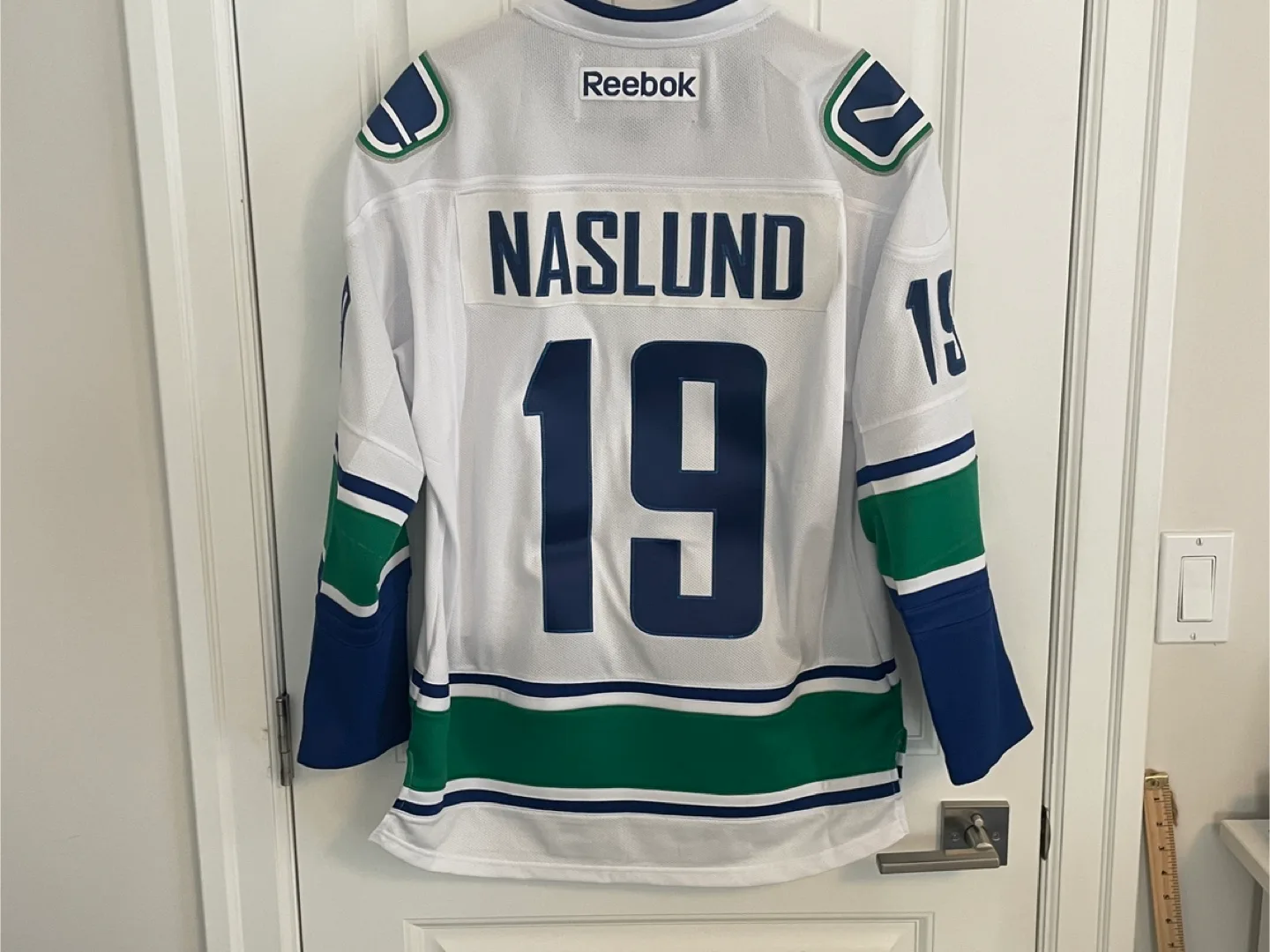 Authentic Reebok Vancouver Canucks Markus Naslund Jersey Small thumbnail