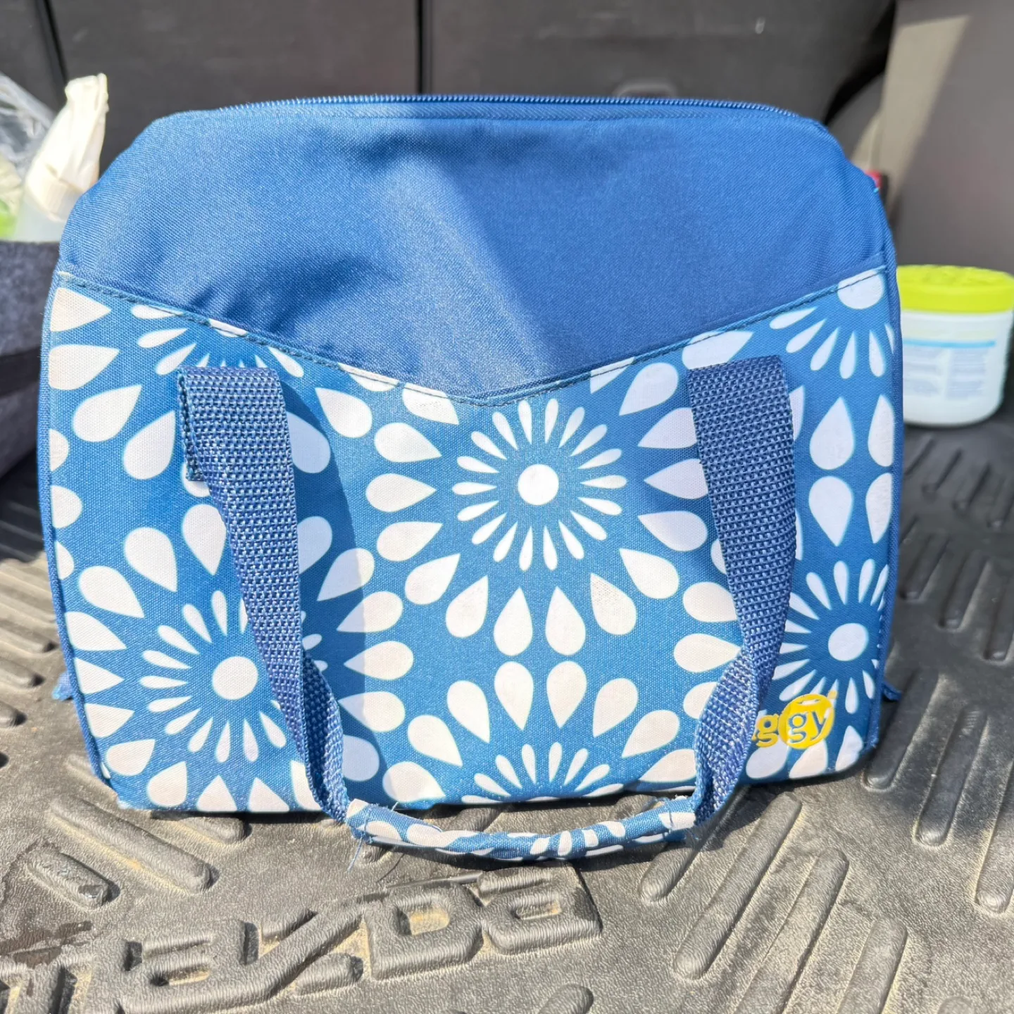Blue and White Insulated Lunch Bag thumbnail