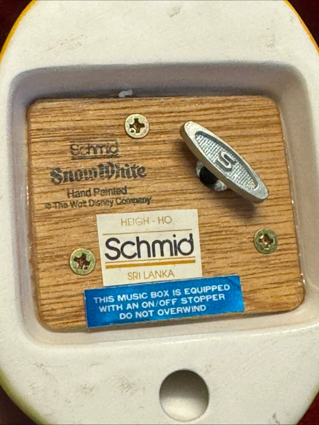 Schmid 8" Disney DOPEY Music Box image indicator(3)