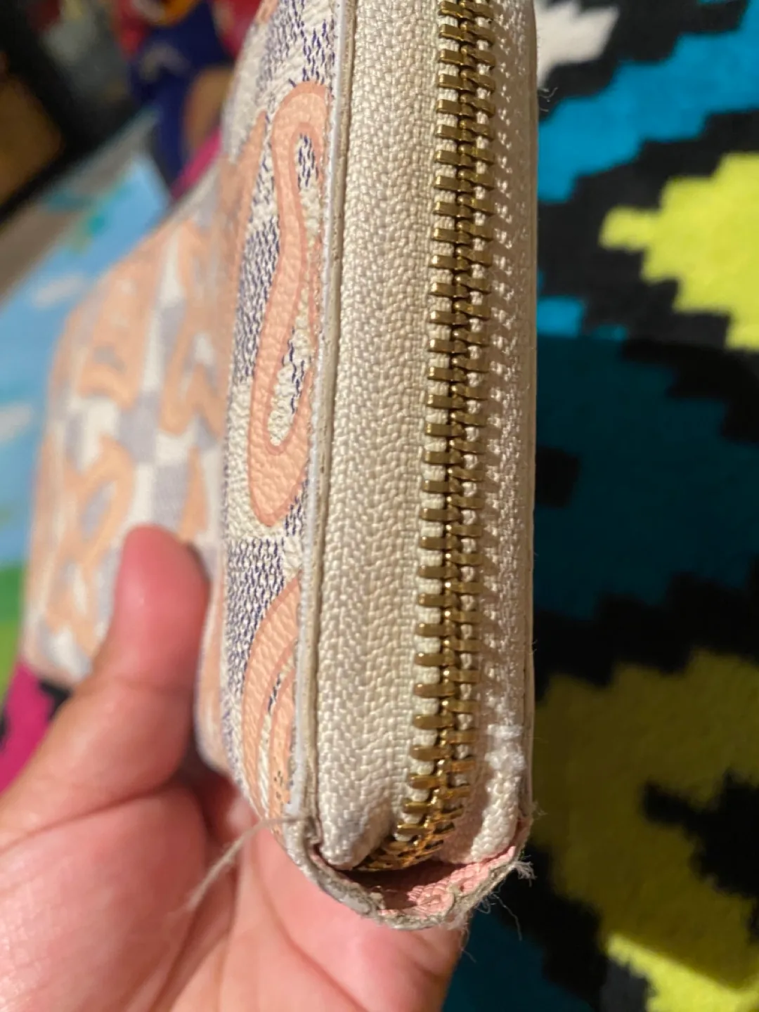 Louis Vuitton White and Pink Wallet image indicator(8)